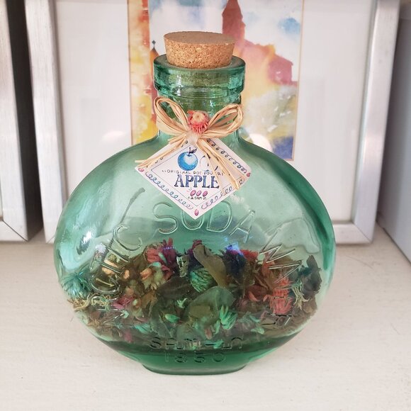 Apple Potpourri Green Vase Bottle - Picture 1 of 4